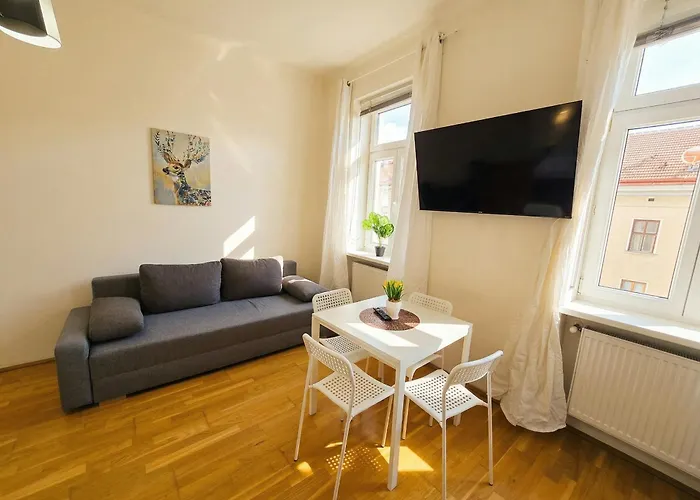 For Longstays, Comfy 1br With Wifi & Tv Apartman *