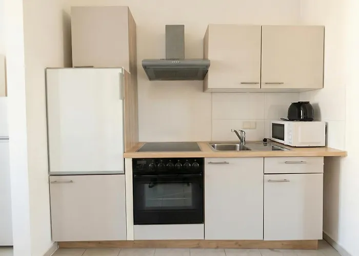 For Longstays, Comfy 1br With Wifi & Tv Apartman *