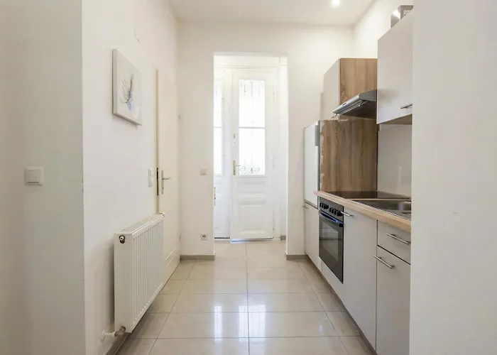 For Longstays, Comfy 1br With Wifi & Tv Apartman Bécs