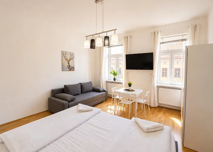 For Longstays, Comfy 1br With Wifi & Tv Apartman Bécs