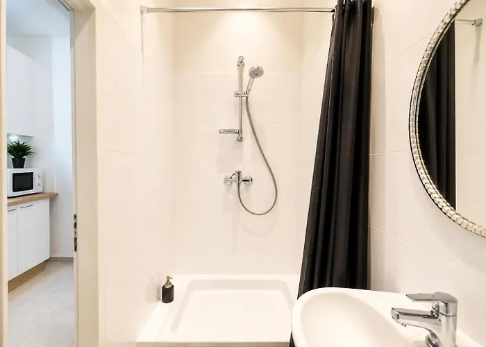 Apartman For Longstays, Comfy 1br With Wifi & Tv Bécs